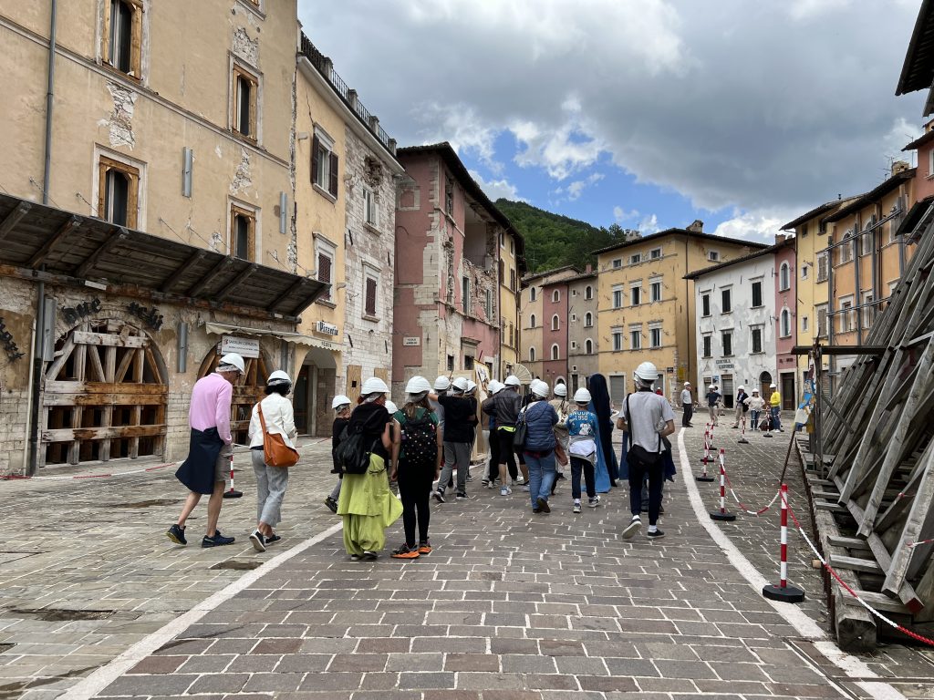 Cantieri Aperti
Visita alla zona rossa del
 centro storico di Visso.